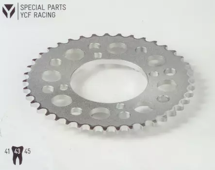 YCF Takaratas 420 ketjulle, keskireikä 7 - Ketjut, rattaat ja osat - YC110-11-06-41 - 1