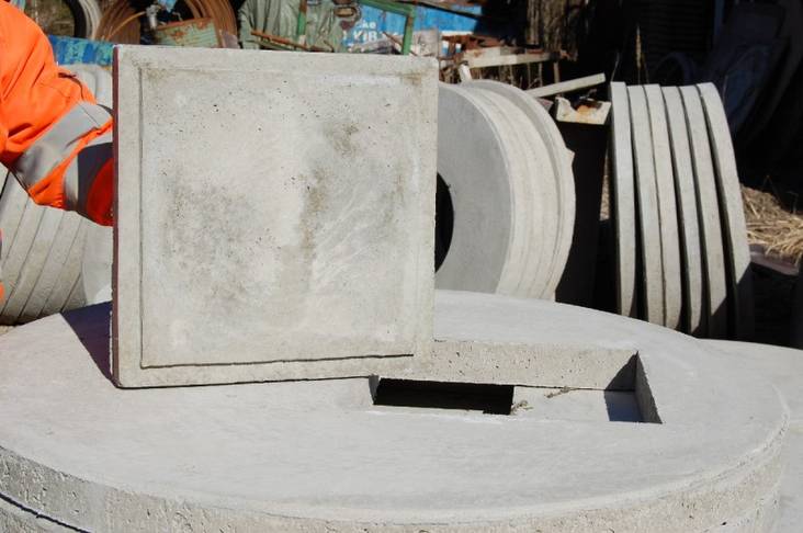 120 cm Kaivonrenkaankansi 40x40 aukolla - Kaivonrenkaat ja kannet - KA12 - 1