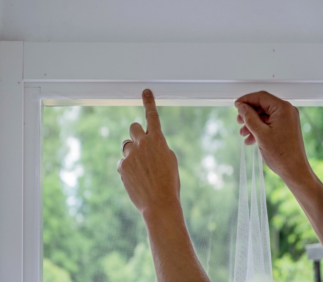 Ötökkä Tarraikkunaverkko 75x150 cm - Hyönteisverkot ja Vaihtoverkot - 6416273003022 - 1