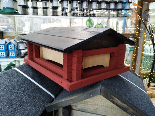 Lintulauta Hirsiaitta punainen - Ulkolinnun ruoat ja tarvikkeet - 6416556106013 - 2