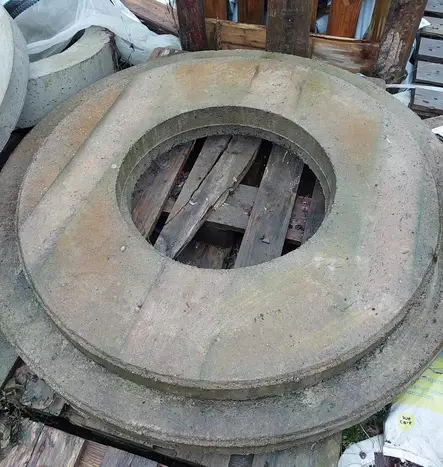 80 cm Kaivonrenkaankansi 50 Ø aukolla - Kaivonrenkaat ja kannet - KP8 - 1